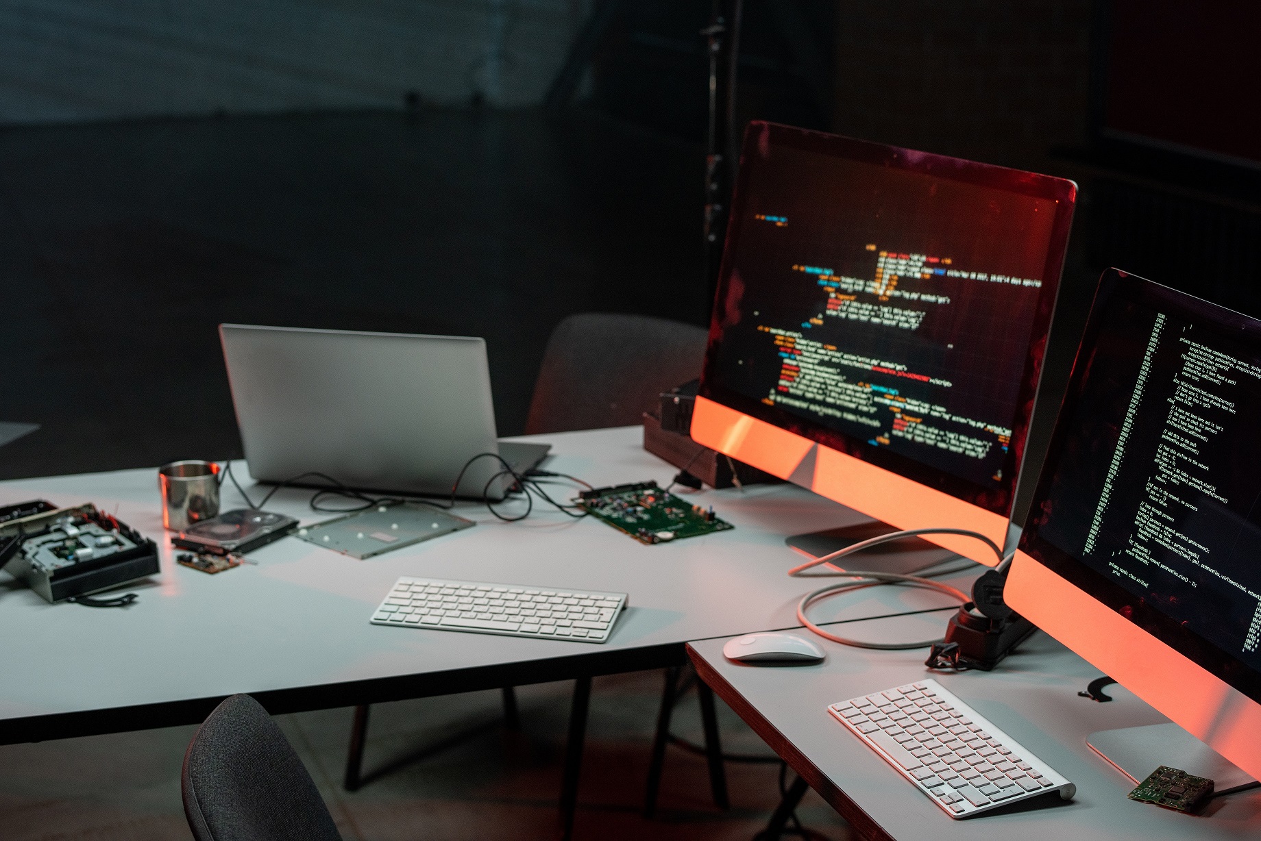 Enabling education and scientific research: building an innovative experimental platform for next-generation AI and edge computing
